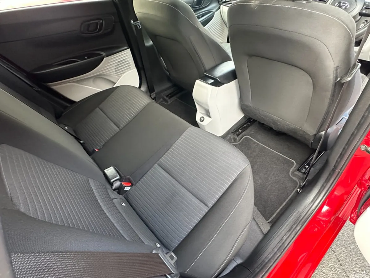 Hyundai i20 Hatchback, Petrol, 2023, Red