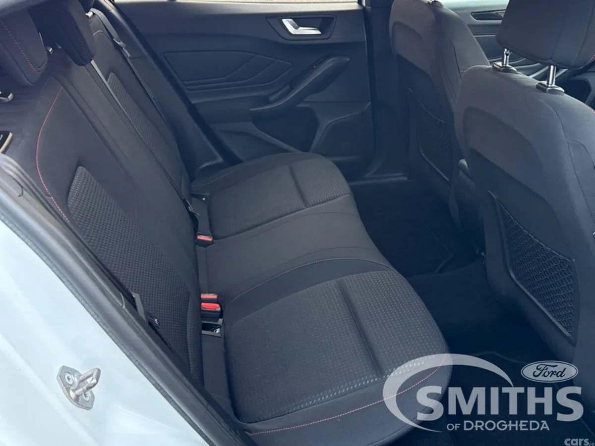 Ford Focus Hatchback, Petrol, 2019, White