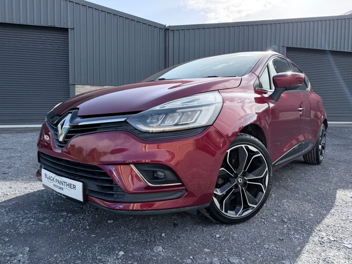 Renault Clio Hatchback, Petrol, 2017, Red