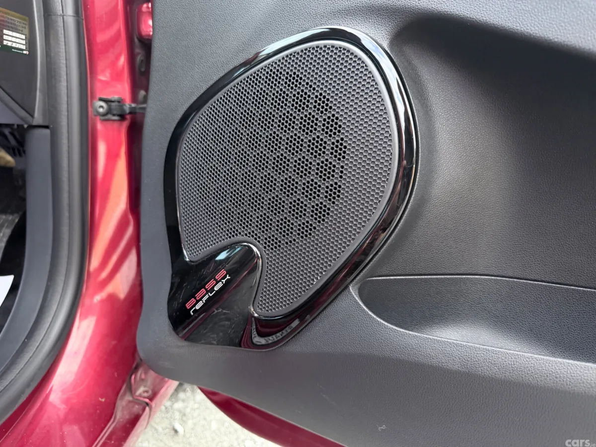 Renault Clio Hatchback, Petrol, 2017, Red