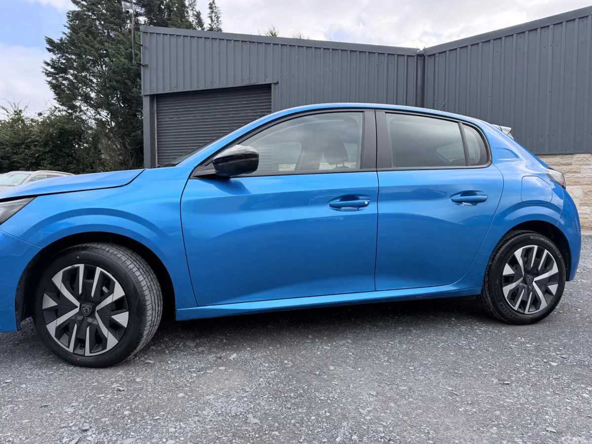 Peugeot 208 Hatchback, Petrol, 2024, Blue