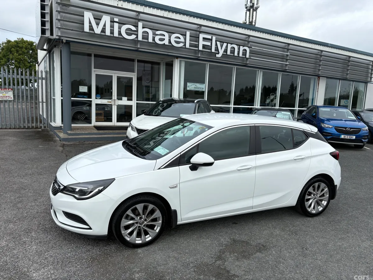 Opel Astra Hatchback, Petrol, 2016, White