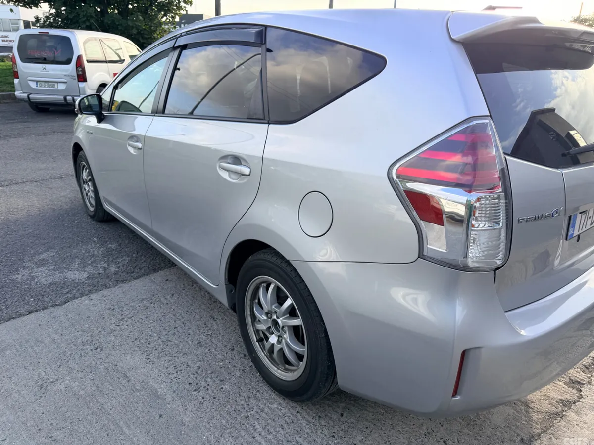 Toyota Prius MPV, Petrol Hybrid, 2017, Silver