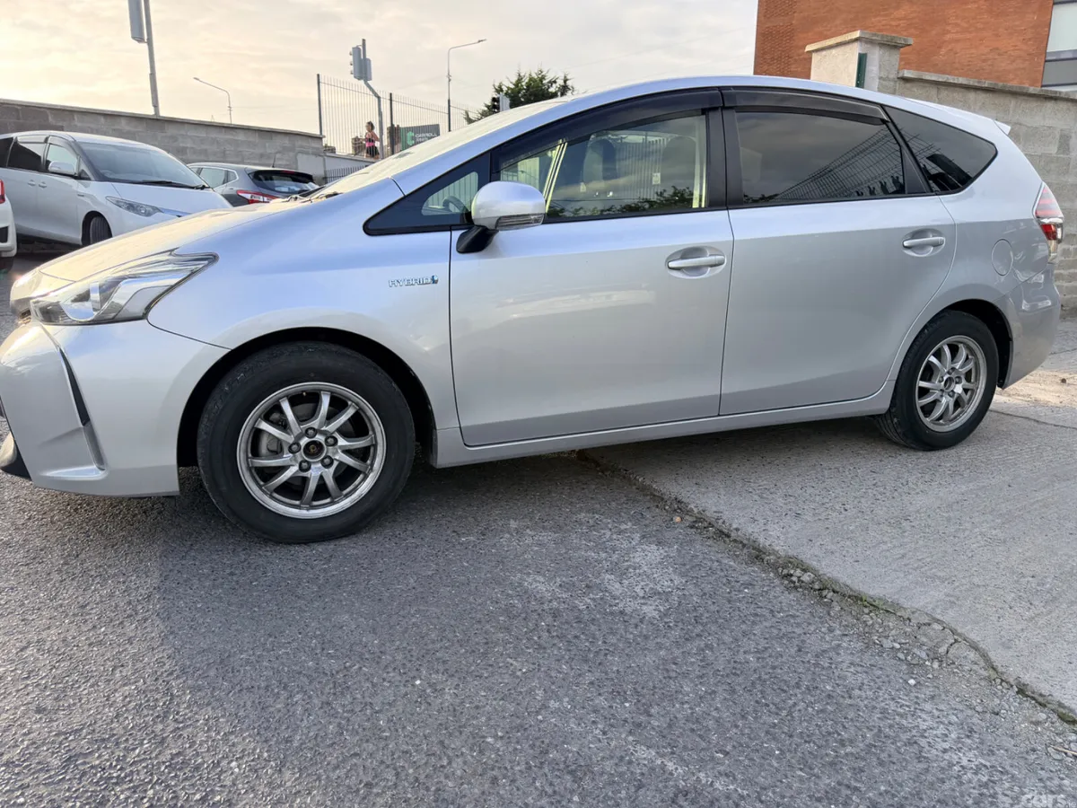 Toyota Prius MPV, Petrol Hybrid, 2017, Silver