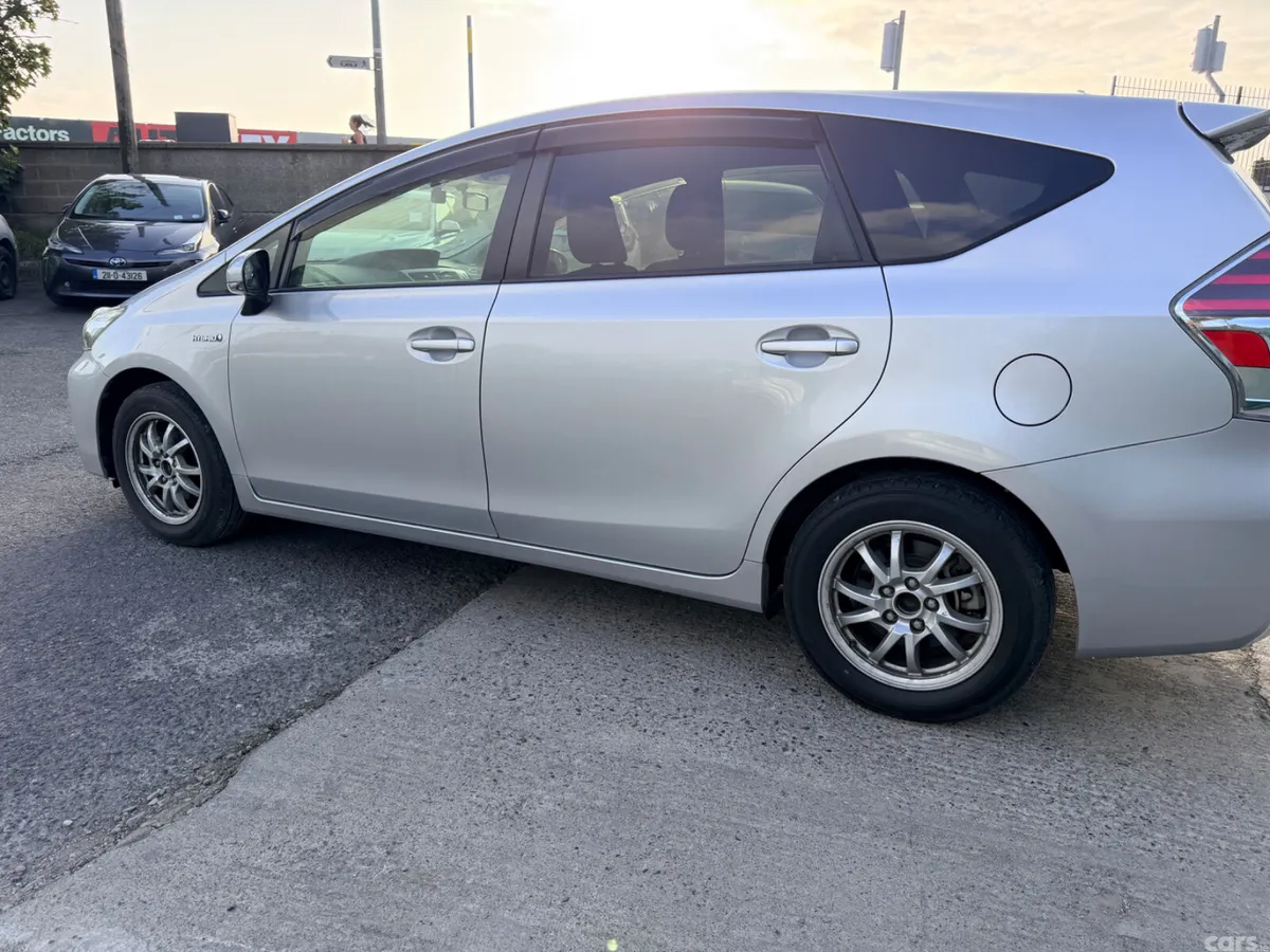 Toyota Prius MPV, Petrol Hybrid, 2017, Silver