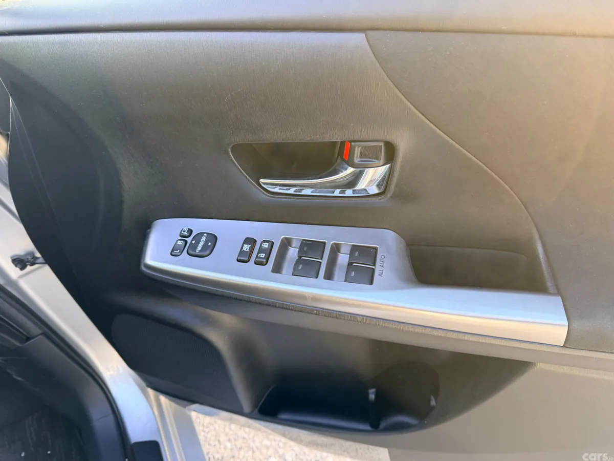 Toyota Prius MPV, Petrol Hybrid, 2017, Silver