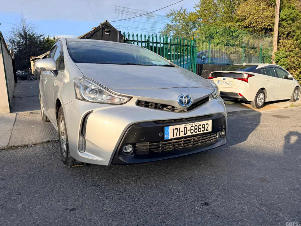 Toyota Prius MPV, Petrol Hybrid, 2017, Silver