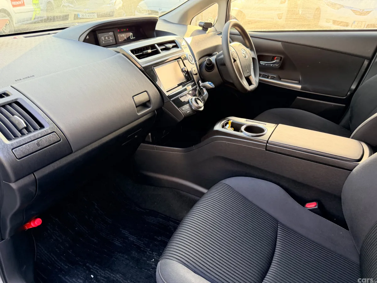 Toyota Prius MPV, Petrol Hybrid, 2017, Silver