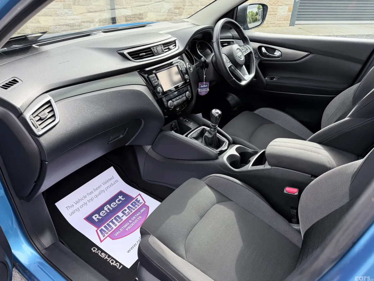 Nissan Qashqai Hatchback, Diesel, 2018, Blue