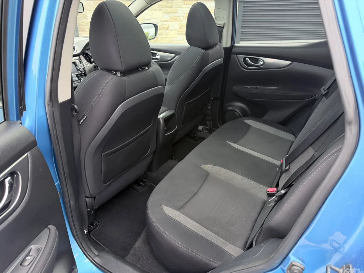 Nissan Qashqai Hatchback, Diesel, 2018, Blue