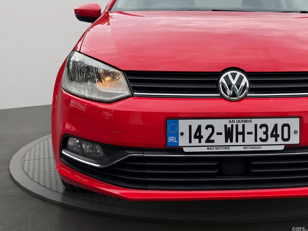 Volkswagen Polo Hatchback, Petrol, 2014, Red