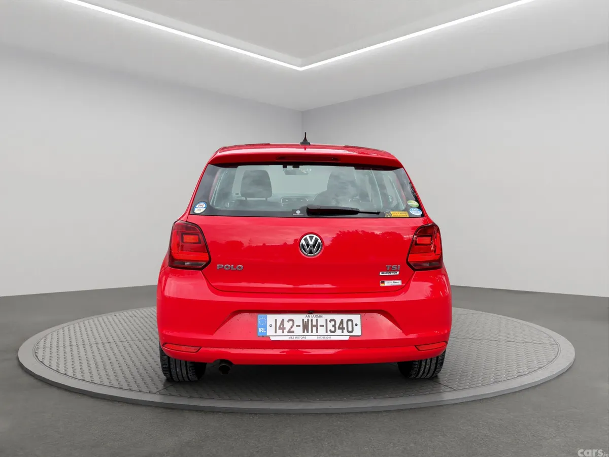 Volkswagen Polo Hatchback, Petrol, 2014, Red