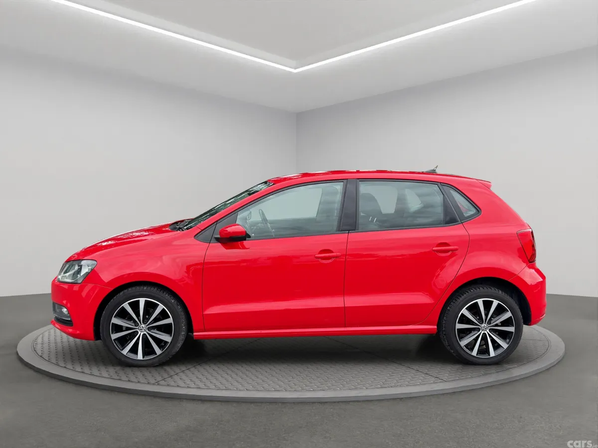 Volkswagen Polo Hatchback, Petrol, 2014, Red