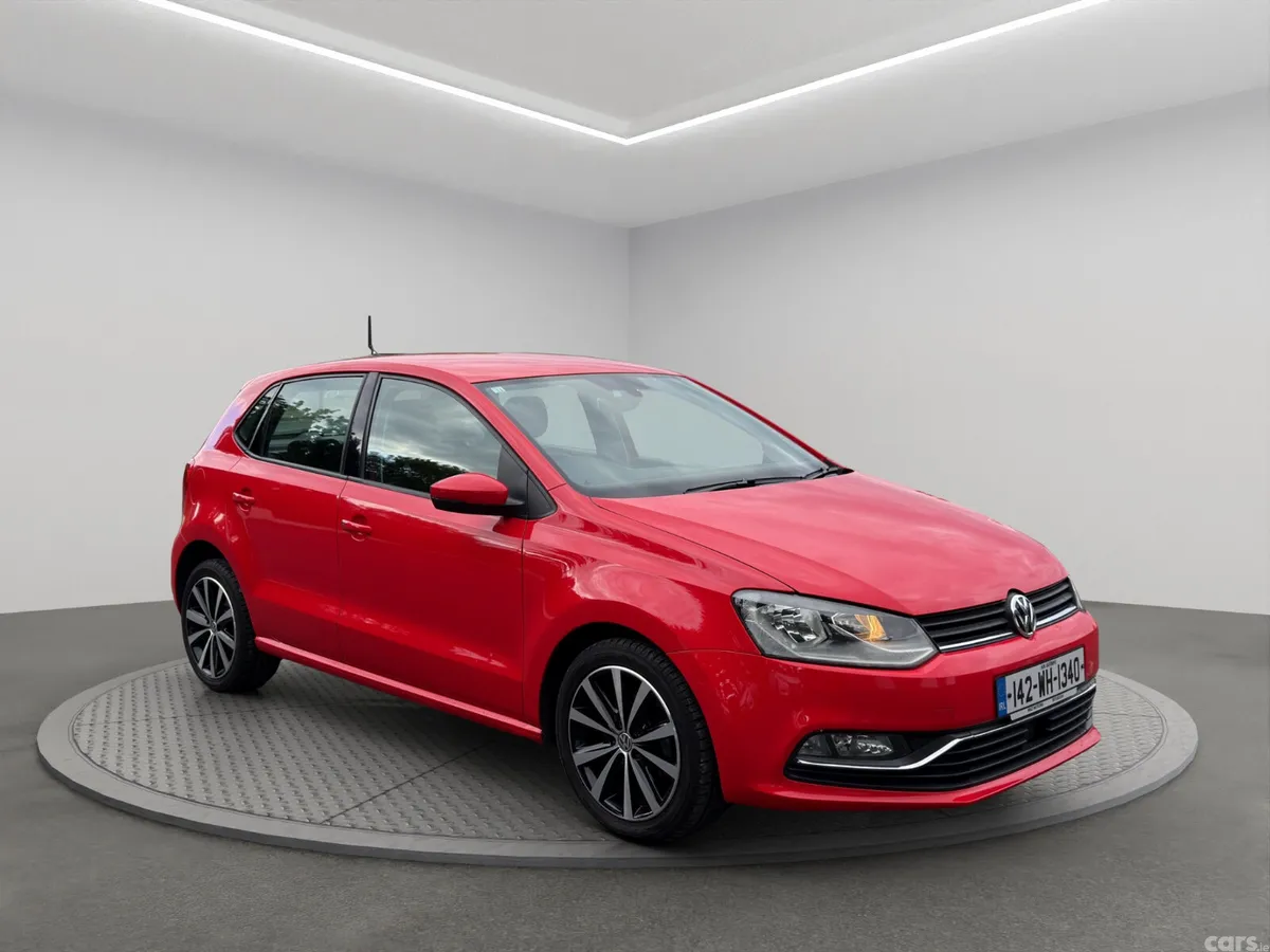 Volkswagen Polo Hatchback, Petrol, 2014, Red