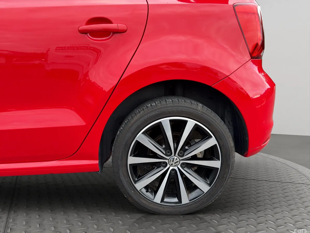 Volkswagen Polo Hatchback, Petrol, 2014, Red