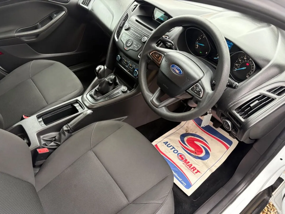 Ford Focus Hatchback, Petrol, 2015, White