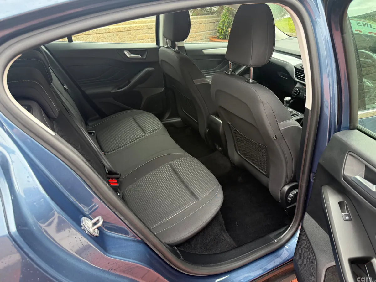 Ford Focus Hatchback, Diesel, 2021, Blue