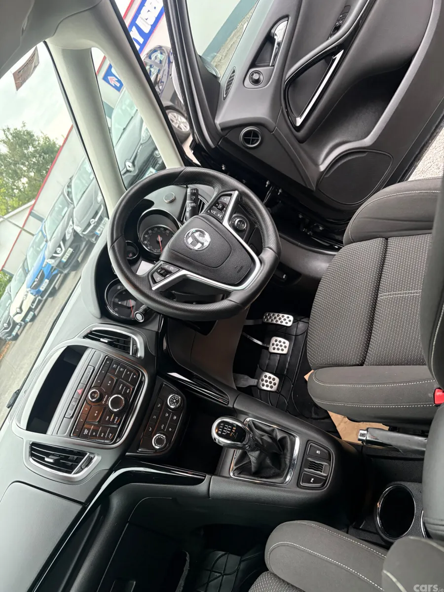 Vauxhall Zafira MPV, Diesel, 2015, Black