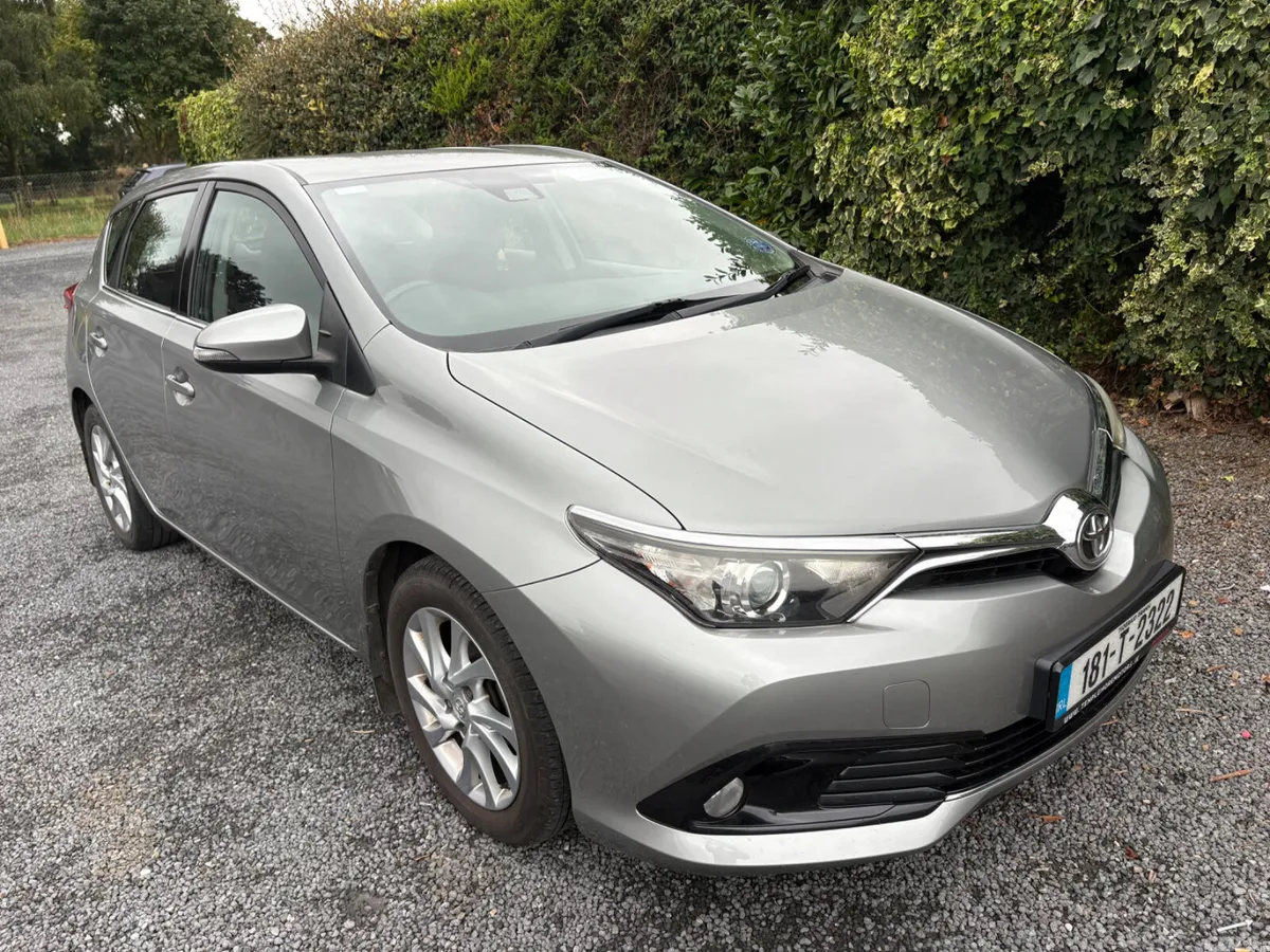 Toyota Auris Hatchback, Diesel, 2018, Grey