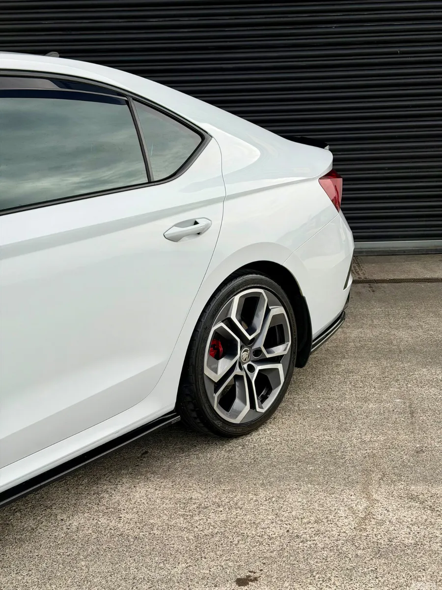 Skoda Octavia Saloon, Diesel, 2022, White