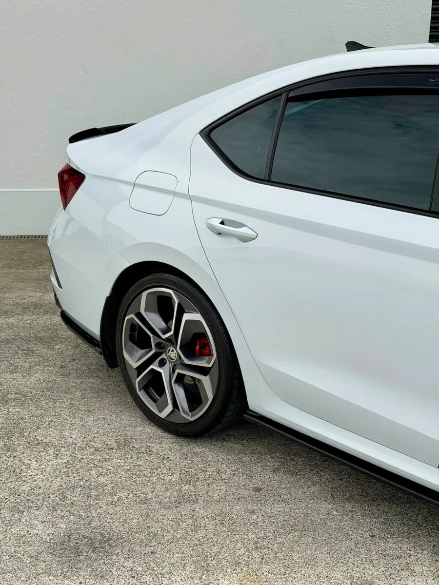 Skoda Octavia Saloon, Diesel, 2022, White