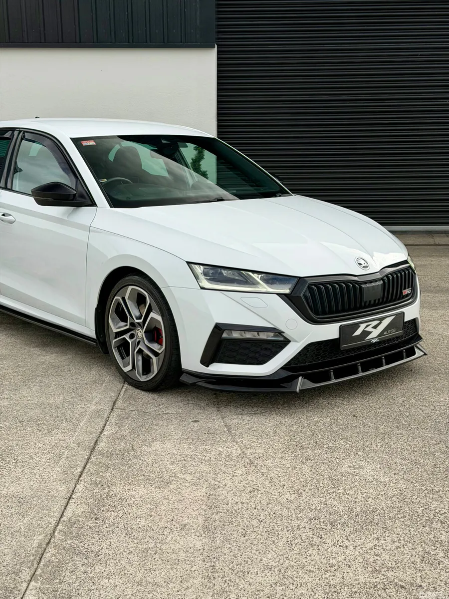 Skoda Octavia Saloon, Diesel, 2022, White