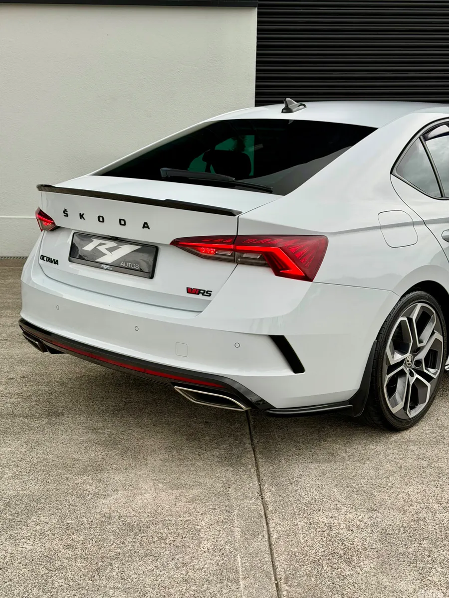 Skoda Octavia Saloon, Diesel, 2022, White