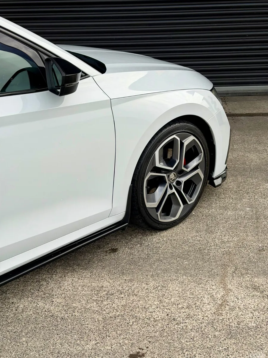 Skoda Octavia Saloon, Diesel, 2022, White