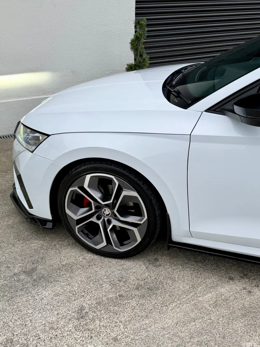 Skoda Octavia Saloon, Diesel, 2022, White