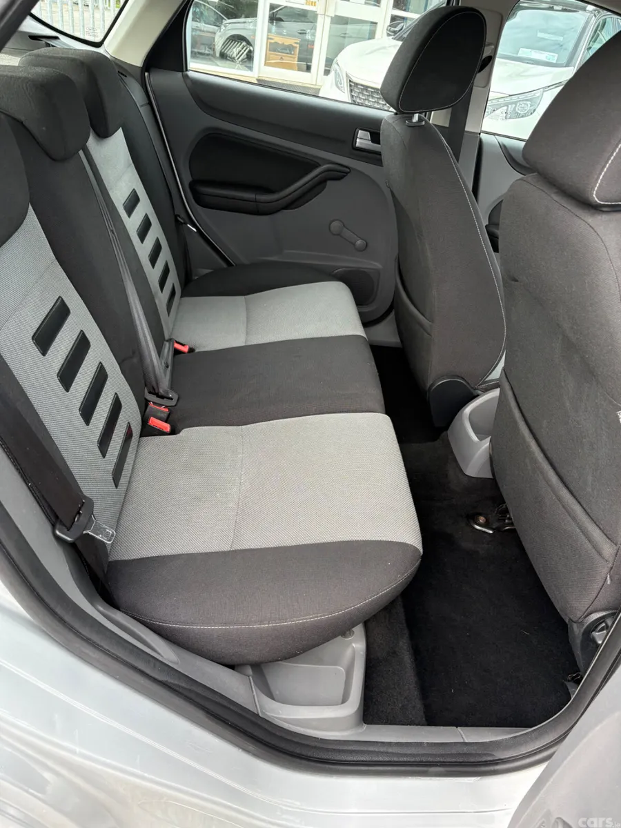 Ford Focus Hatchback, Diesel, 2012, Silver