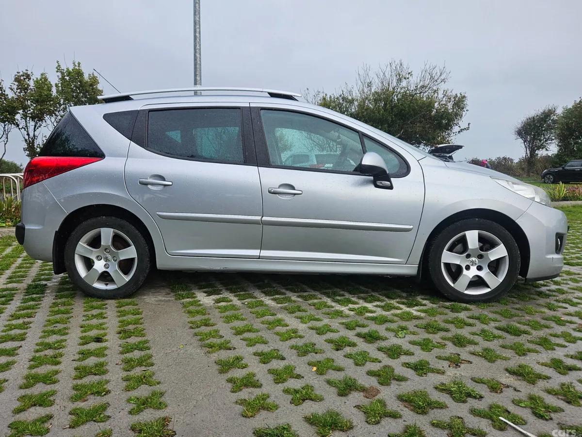 Peugeot 207 Estate, Diesel, 2013, Silver