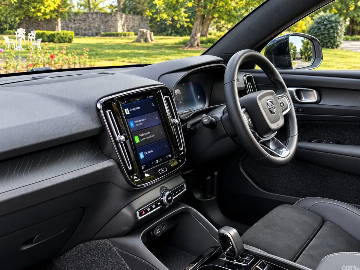 Volvo EC40 Coupe, Electric, 2025, Grey