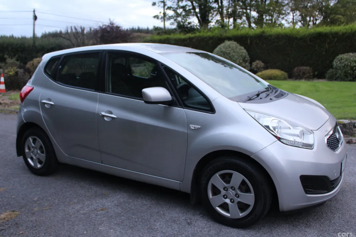 Kia Venga MPV, Diesel, 2014, Silver