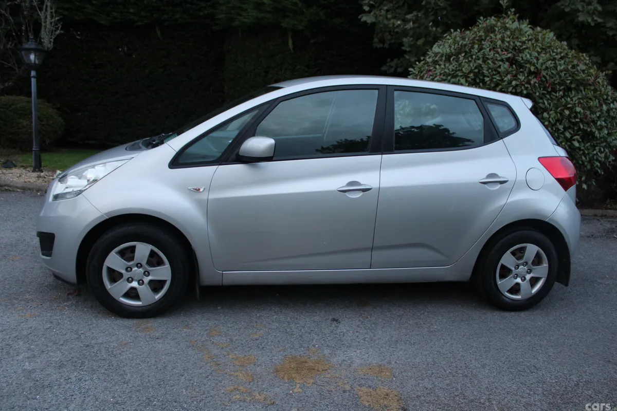 Kia Venga MPV, Diesel, 2014, Silver