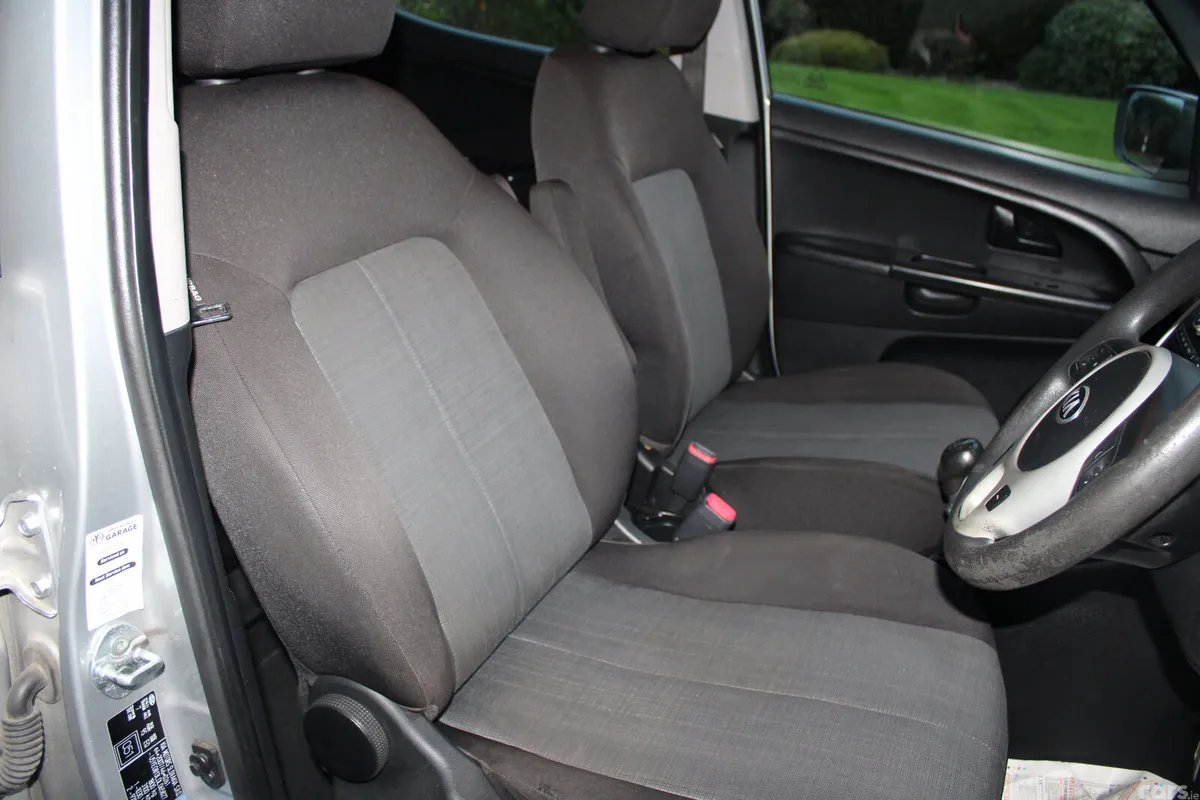 Kia Venga MPV, Diesel, 2014, Silver