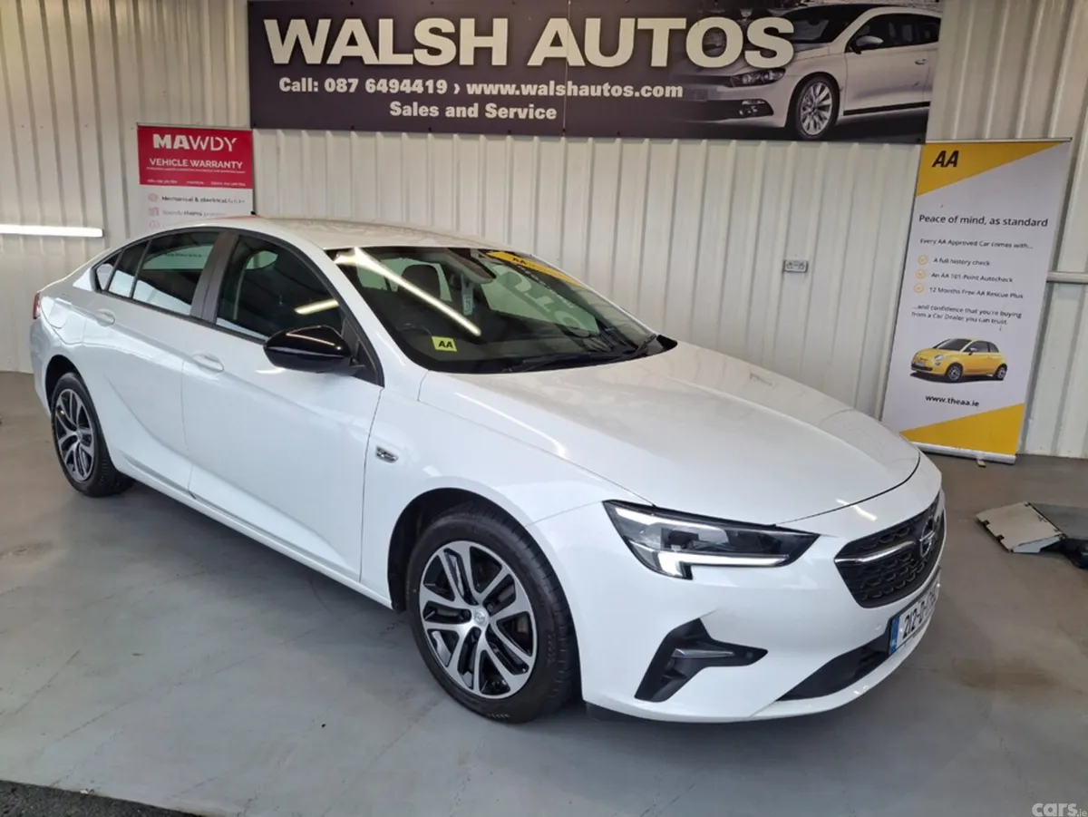 Opel Insignia Hatchback, Diesel, 2021, White