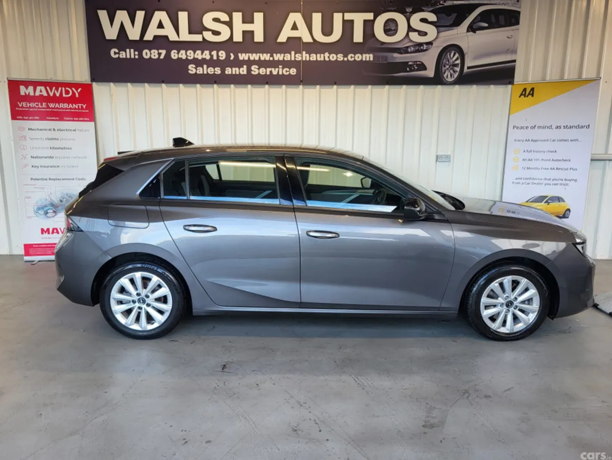 Opel Astra Hatchback, Diesel, 2024, Grey