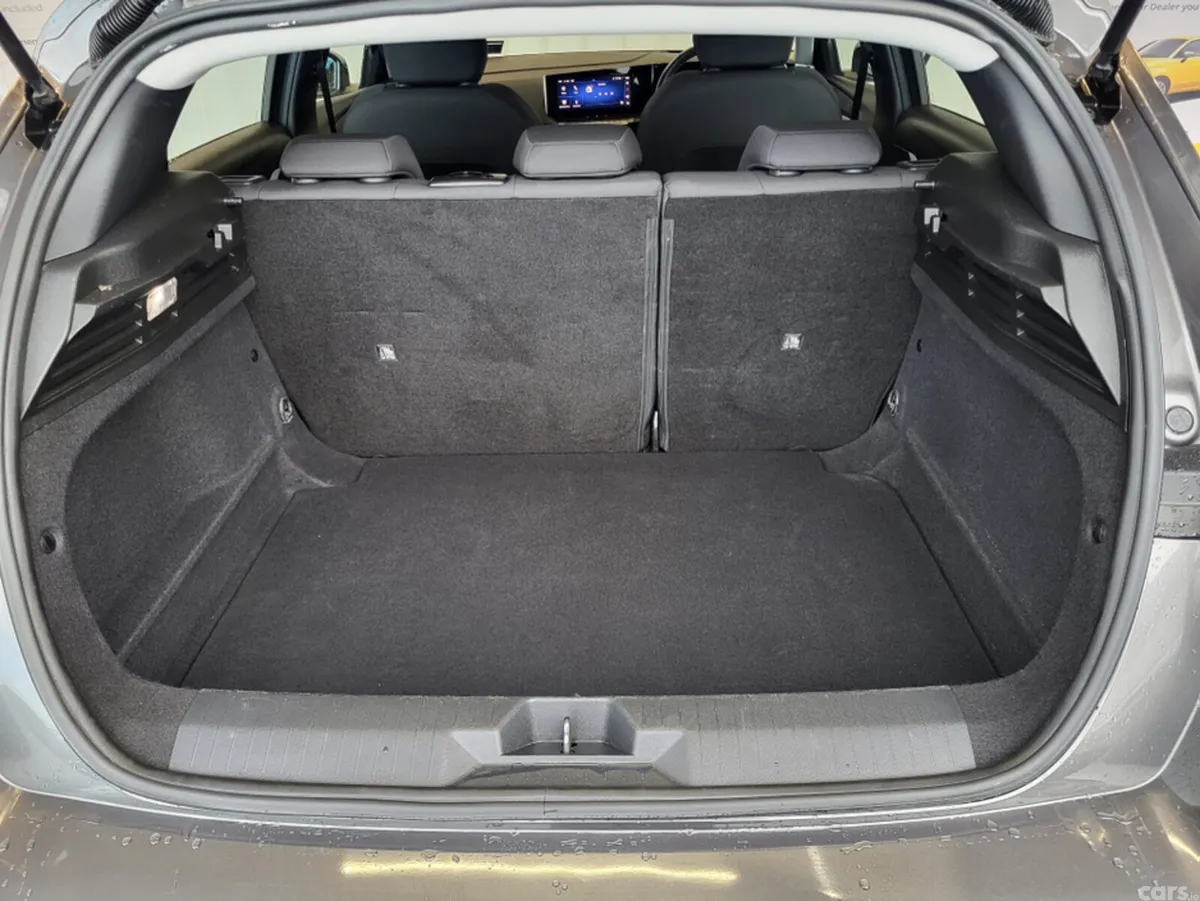Opel Astra Hatchback, Diesel, 2024, Grey