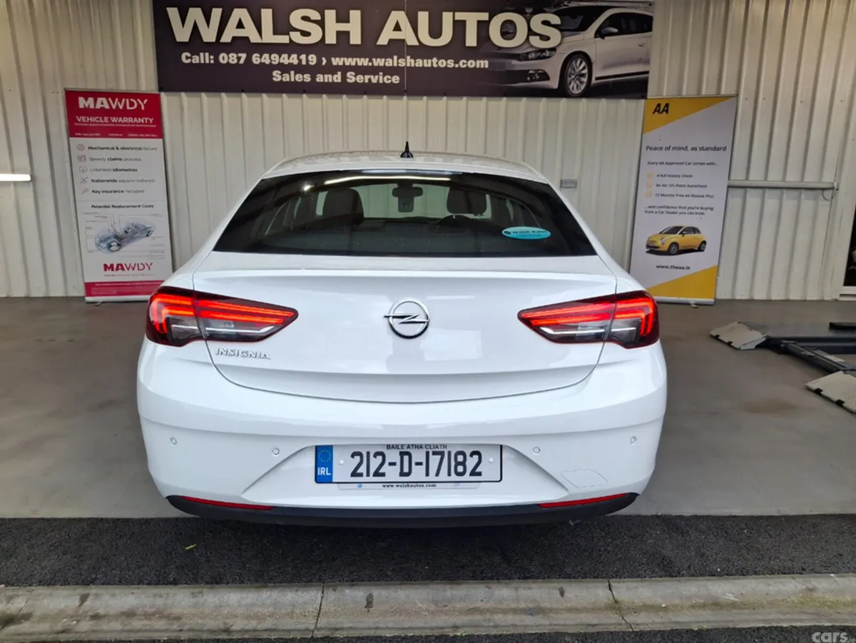 Opel Insignia Hatchback, Diesel, 2021, White