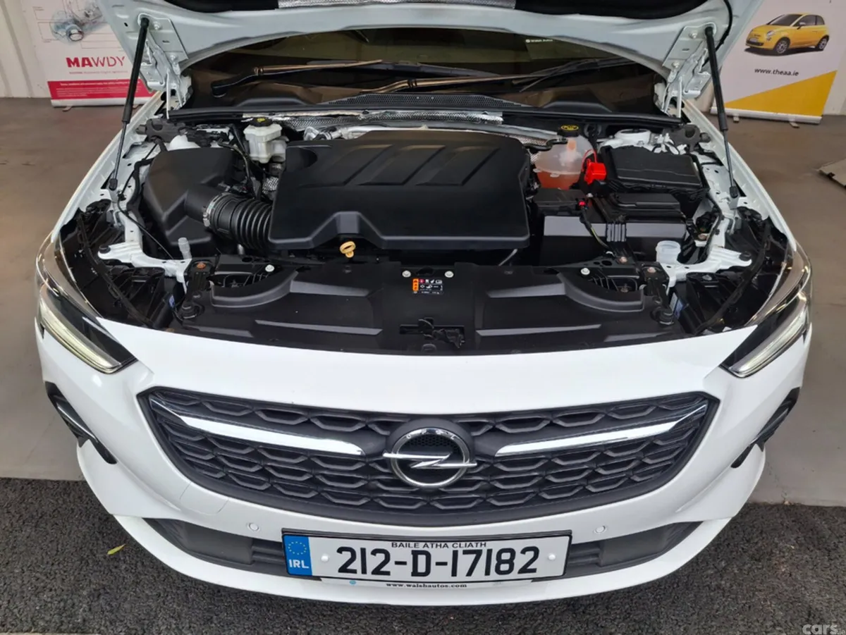 Opel Insignia Hatchback, Diesel, 2021, White