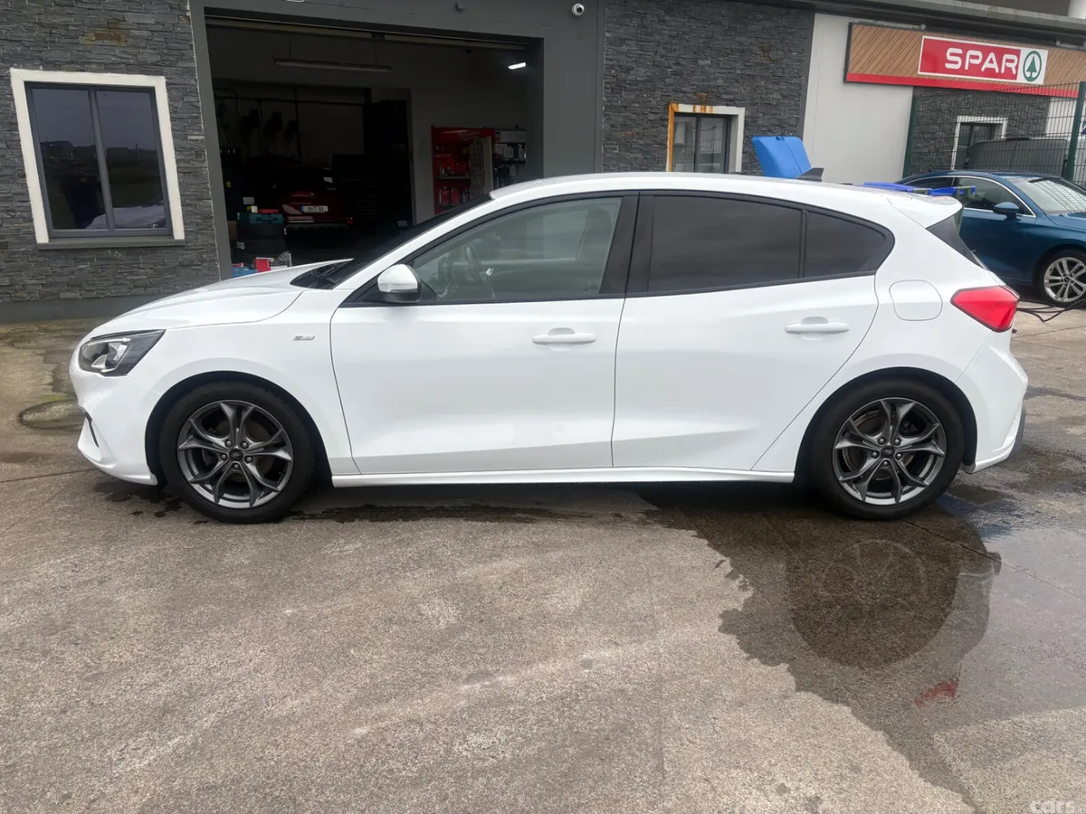 Ford Focus Hatchback, Diesel, 2020, White