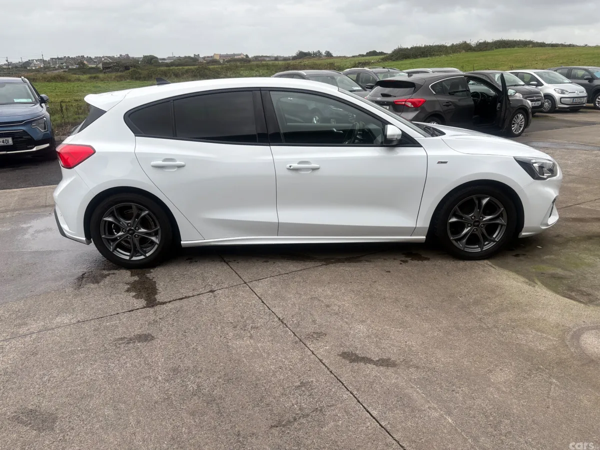 Ford Focus Hatchback, Diesel, 2020, White