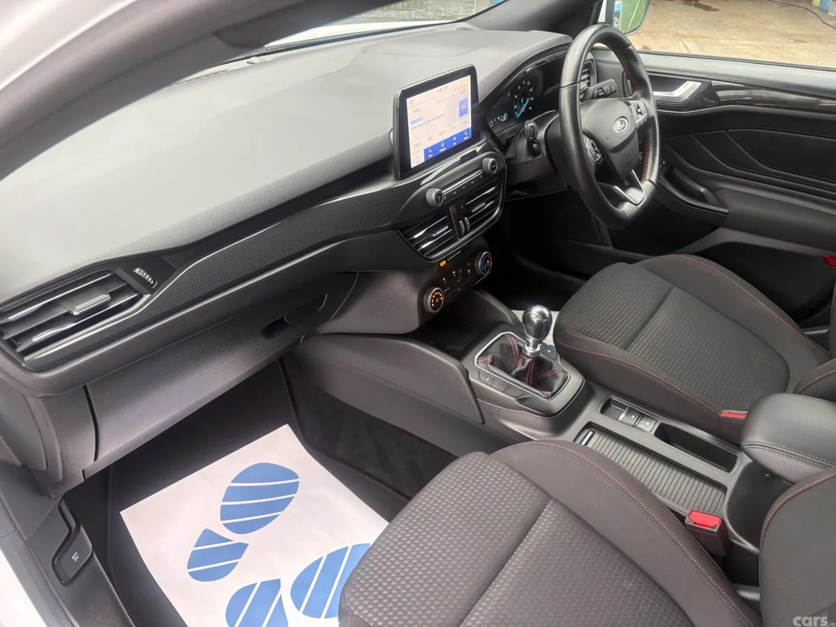 Ford Focus Hatchback, Diesel, 2020, White
