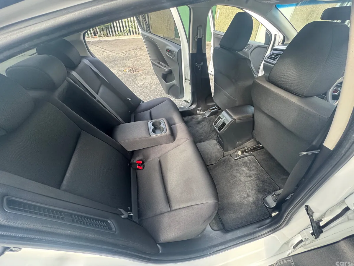 Honda Grace Saloon, Petrol Hybrid, 2015, White
