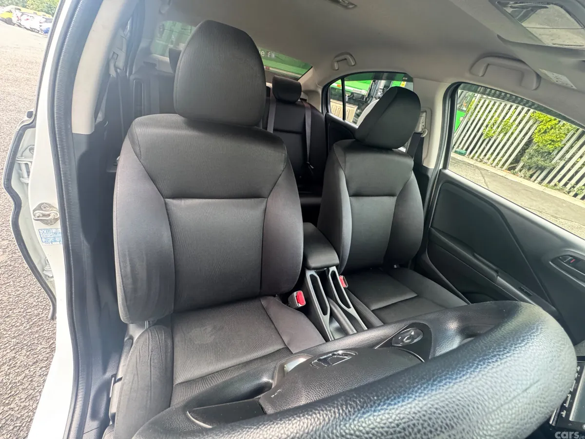 Honda Grace Saloon, Petrol Hybrid, 2015, White