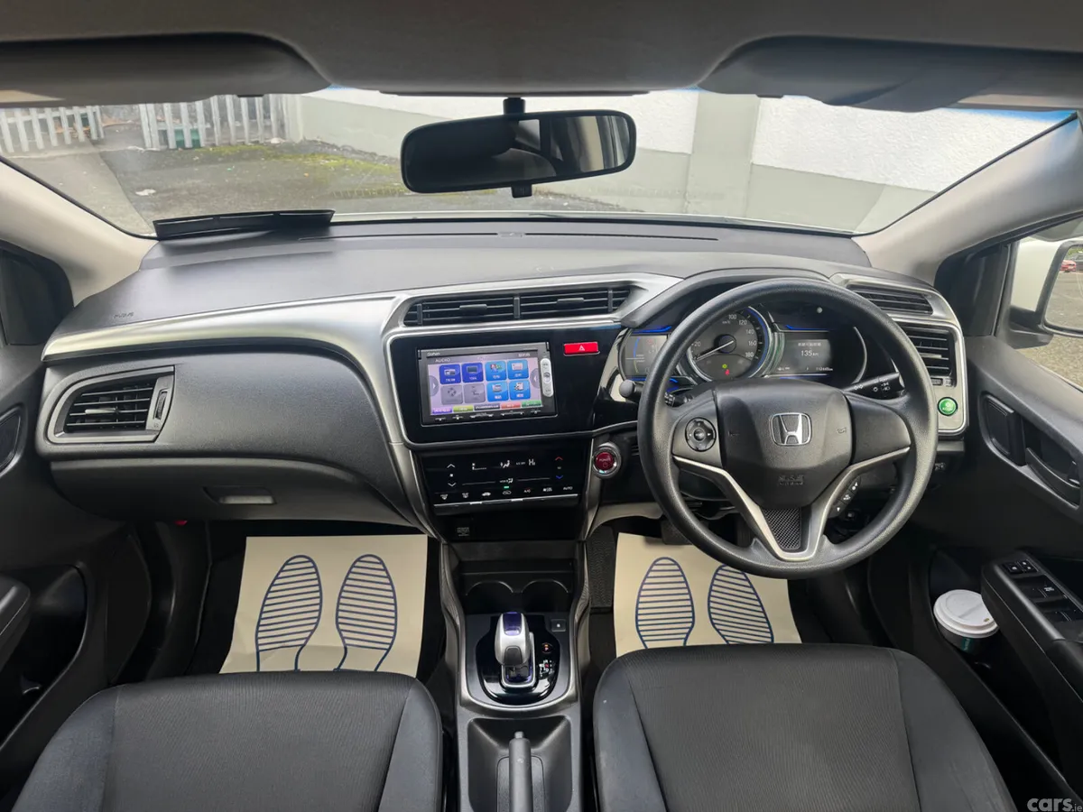 Honda Grace Saloon, Petrol Hybrid, 2015, White