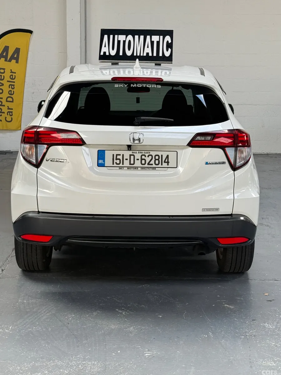 Honda Vezel Estate, Petrol Hybrid, 2015, White