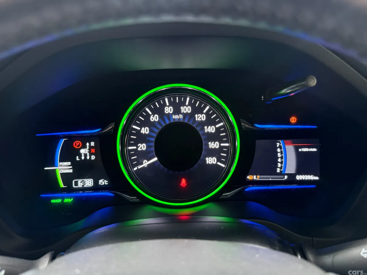 Honda Vezel Estate, Petrol Hybrid, 2015, White