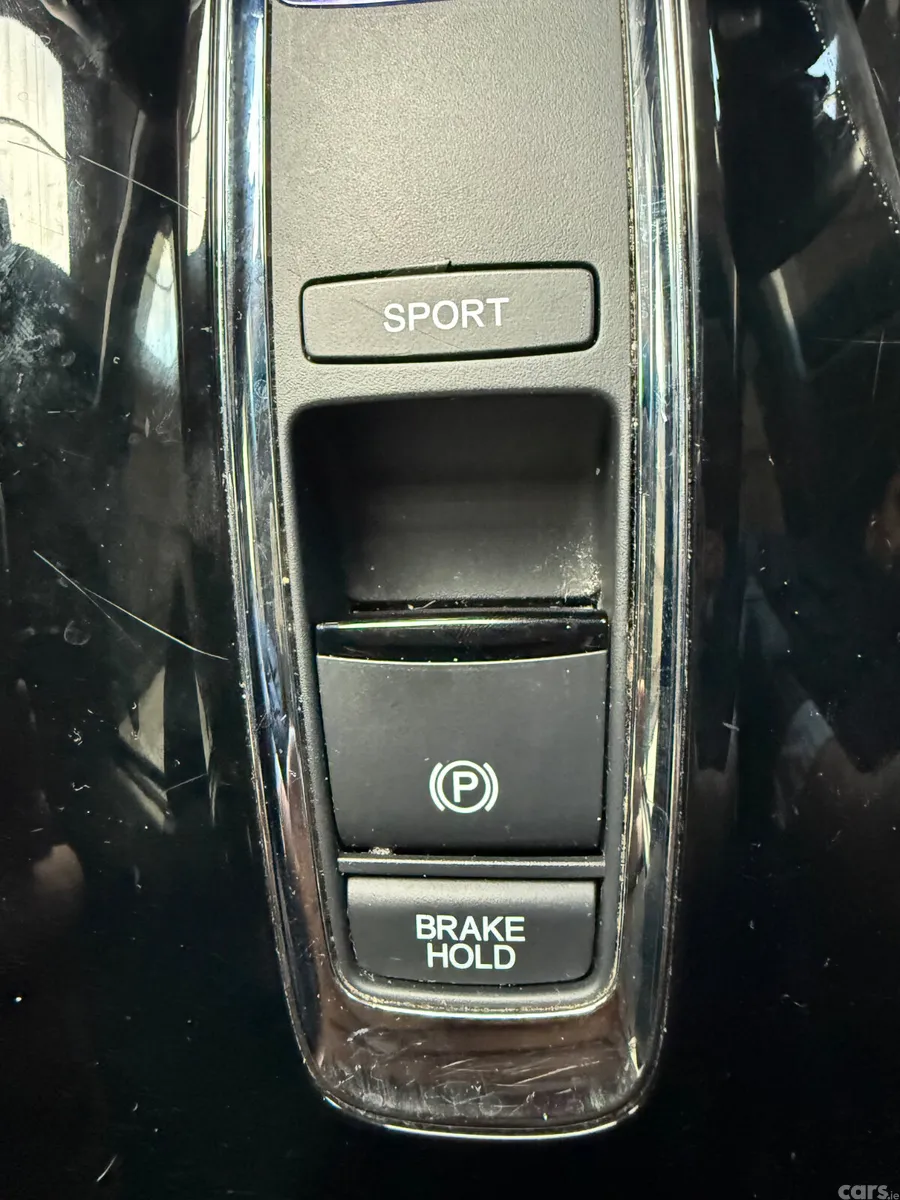 Honda Vezel Estate, Petrol Hybrid, 2015, White