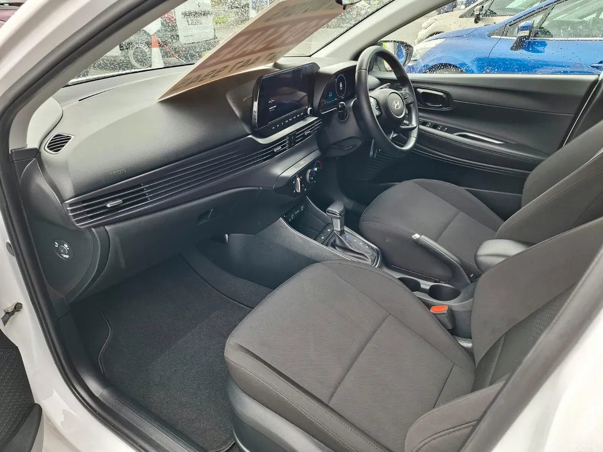 Hyundai i20 Hatchback, Petrol, 2025, White